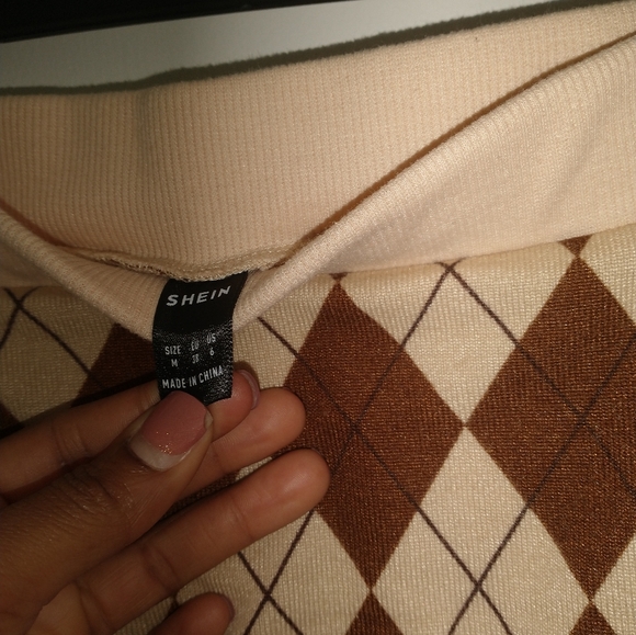 Shein brown and cream argyle pattern sweater two piece set - Picture 15 of 15